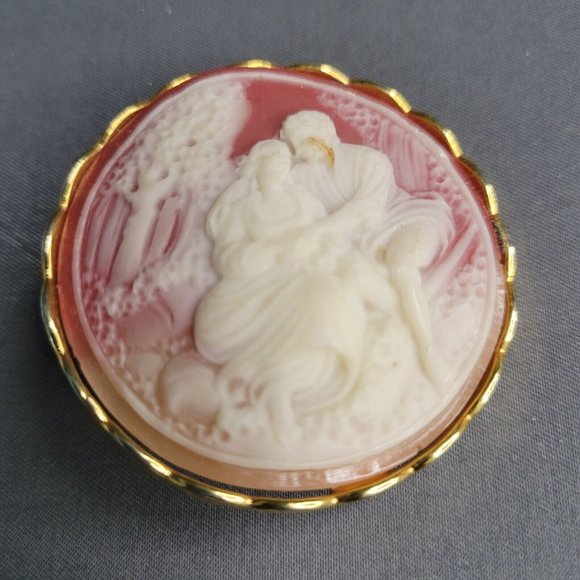 Unbranded Jewelry - Victorian Courting Couple Brooch Pin Vintage Cameo Jewelry Coral Color 1 3/4"